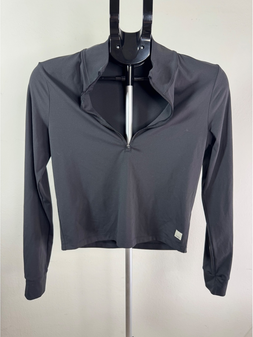Vuori Women's Long Sleeve Quarter Zip Pullover Top